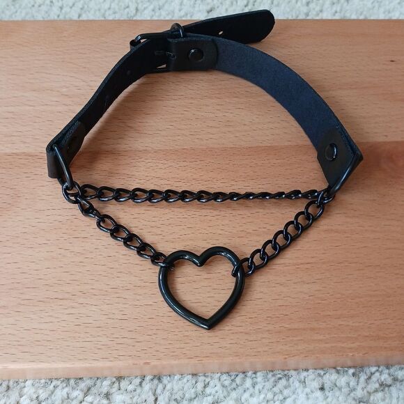 BLACK Chain Choker Collar, Punk Love Heart Shaped Choker Necklace, Gothic Ch… - Picture 8 of 12